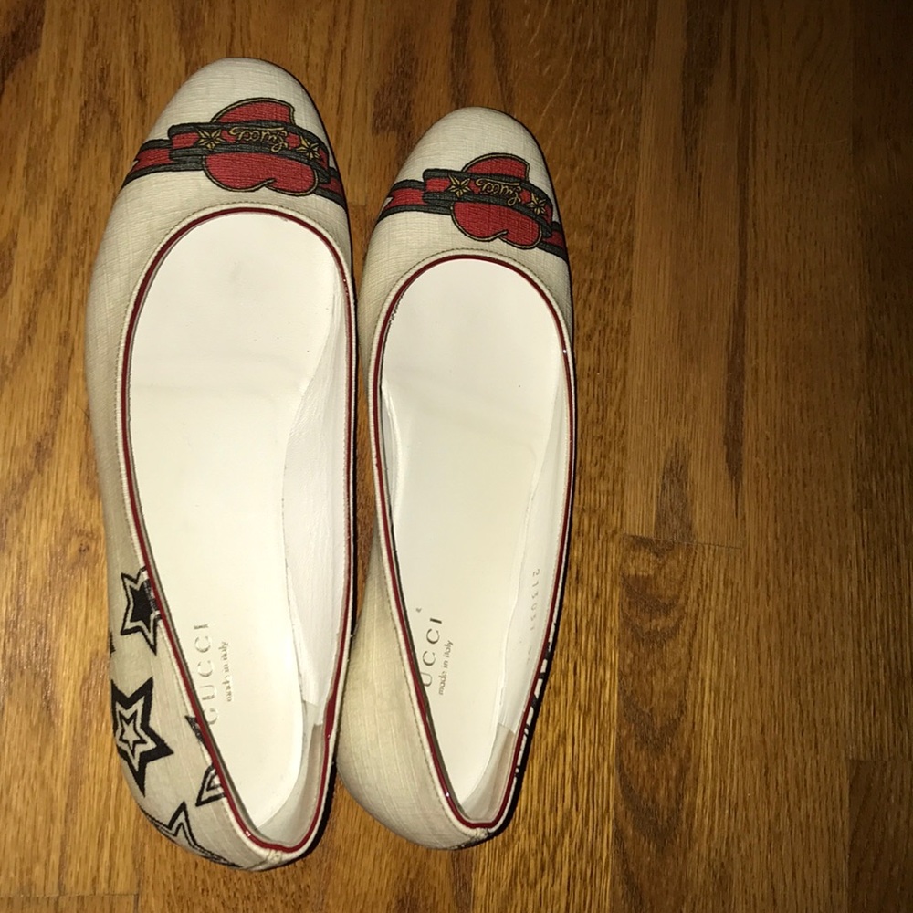 Women’s flats